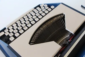 Typewriter - REMINGTON ENVOY III ***** Blue ***** Full working order ***** - Picture 1 of 12