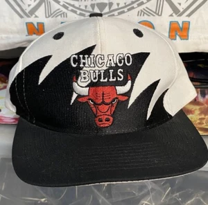 Vintage 90's Authentic Chicago Bulls Snapback Hat Shark Tooth Logo 7 Basketball - Picture 1 of 9
