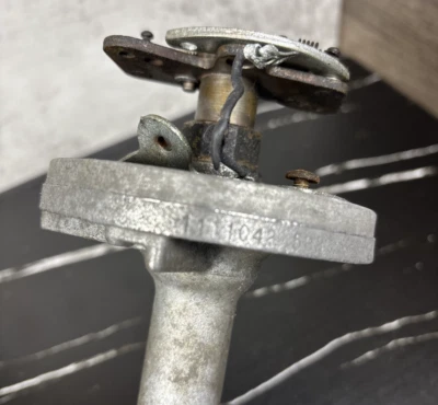 400 442 W30 Oldsmobile Distributor 1965 1111042 - 5B2 1965, fecha de construcción 2 de febrero Foto 1 de 4