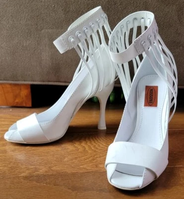 Zapatos de tacón Missoni de cuero blanco con correa para el tobillo punta abierta NUEVOS $814 36,5 M 6,5 Foto 1 de 4