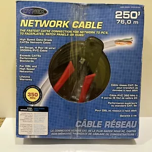 Dynex™ - Cable de red CAT5e 250' con herramienta de prensado profesional - Imagen 1 de 2