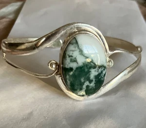 Silvertone Cabachon Art Glass 7 1/4" Cuff - Picture 1 of 7