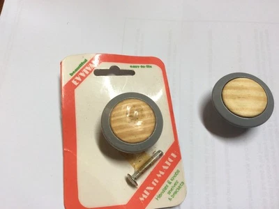 Joblot X 10 Grey Metal & Pine Wood Door Knobs White/gold Door,40mm New old Stock - Image 1 of 4