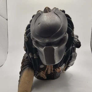 2015 Diamond Select Toys Predator Head Bust Bank - Picture 1 of 7