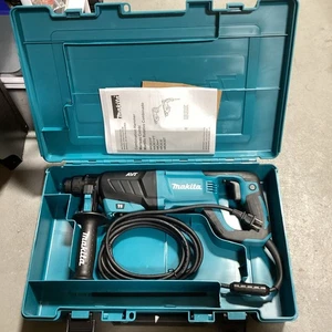 Neu Makita HR2641 1" AVT Bohrhammer mit Hartschalenkoffer - Bild 1 von 8