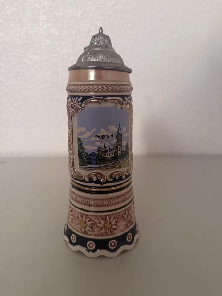 Taza de cerámica vintage alemana Stein Ramstein Pfalz con tapa de peltre coleccionable Foto 1 de 4