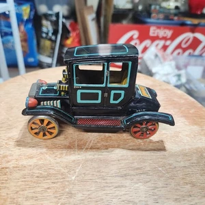 Vintage 1950's Japan tin friction Jalopy - Picture 1 of 7
