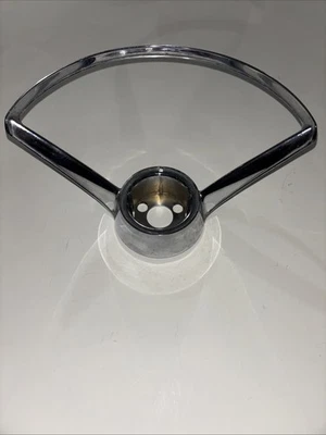 ANEL DE BUZINA CHEVROLET CORVAIR 1965-1967 - Imagem 1 de 4