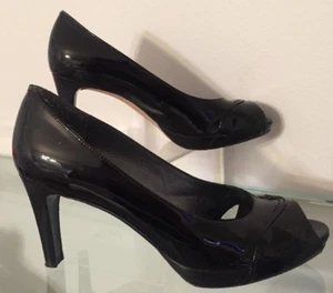 Women's 9 Stuart Weitzman black patent leather open toe Heels - Picture 1 of 12