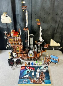 LEGO 70810 La LEGO Película TLM MetalBeard's Sea Cow 2741 piezas 2014 Completo Usado - Imagen 1 de 10