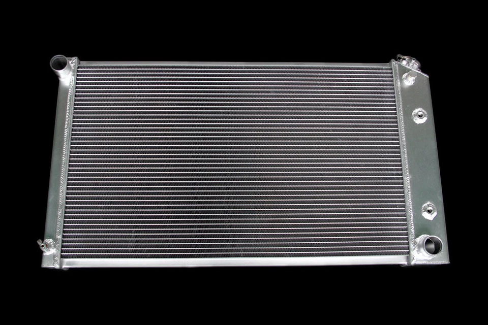 Radiador 3 filas Chevy 70-81 Camaro/78-87 Monte Carlo/75-79 Nova/Impala 162 Foto 1 de 4