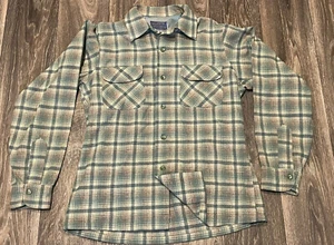 Vintage Pendleton Woolen Mills 100% Virgin Wool Plaid Green Shirt Size Medium - Picture 1 of 8