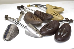VINTAGE 4 Paar Herren Schuhspanner: 1 Holz ~ 1 Metall ~ 2 geformte Kunststoffe - Bild 1 von 3