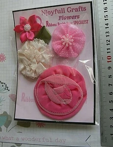 HOT PINK & IVORY Mix - Lace Satin Organza 40-65mm Across 4 Piece Flower Pk SF1E - Imagen 1 de 3