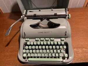 Hermes 3000 Vintage Typewriter - Picture 1 of 9