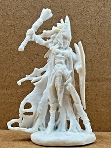TIERDELEIRA, CLÉRIGO ELFO OSCURO Reaper Bones Miniaturas Fantasía DND - Imagen 1 de 5