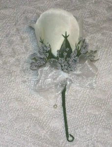 Boutonniere Hochzeit weiß Dekoration Braut Quinceanera Bräutigam Platzanweiser Vater Ring - Bild 1 von 1