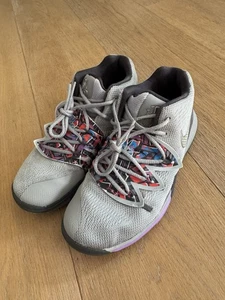 Nike Kyrie 5 Graffiti (PS) Basketballschuhe Kinder Größe 3Y AQ2458-001 - Bild 1 von 12