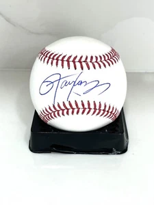Lawrence Taylor Hand Signed Major League Baseball New York Giants HOF Beckett - Picture 1 of 2
