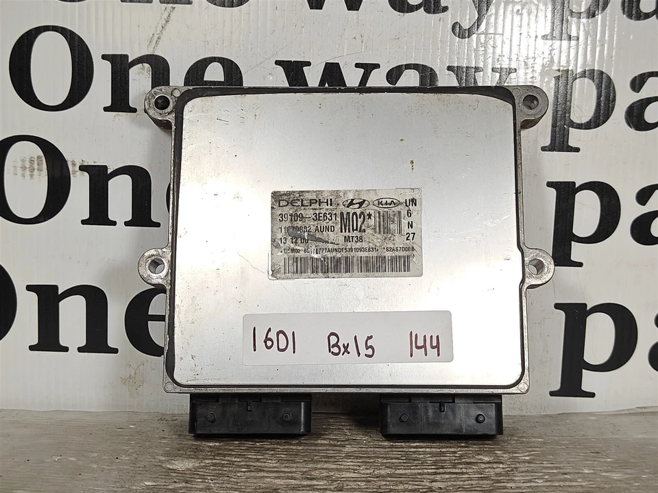 391093E631 Unidad de control del motor Kia Rondo 2007 2,7 L módulo ECU OEM 16D1 144 B15 Foto 1 de 4