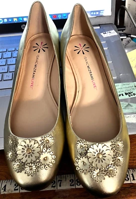 NUEVO ISAAC MIZRAHI 9 1/2 W CUERO DORADO MOCASINES SIN CORDONES FLORES ZAPATOS #C3 Foto 1 de 4