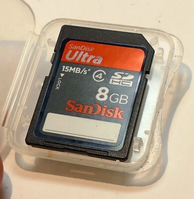 SanDisk Ultra 8GB, Class 15 MB/s - SDHC UHS-I Card with protective case - Image 1 of 3