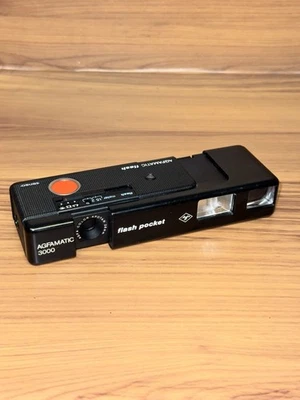 AGFAMATIC Vintage Flash 3000 Sensor Pocket Camera Retro Untested Spares Prop - Image 1 of 4