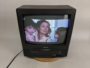 Vintage Toshiba 13 inch CRT TV VCR Combo MV13M3 Auto Clock Set VHS A/V 2002 - Picture 1 of 11