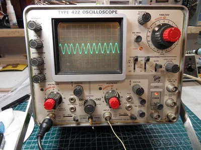 Tektronix Oszilloskop 422 mit original Manual - Bild 1 von 4