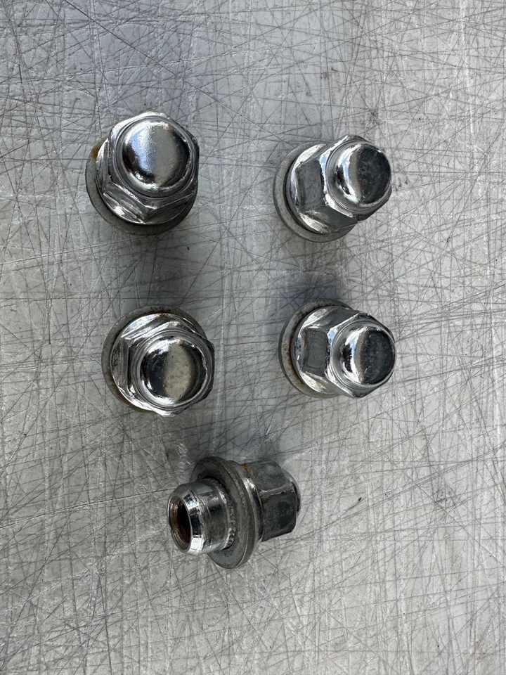 2017 HYUNDAI Genesis G80 轮圈套圈左/右(5 件套)原始设备制造商 — 第 1/2 张图片