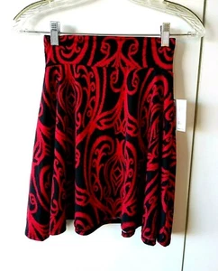 NEW GIRL'S LULAROE KIDS AZURE BLACK WITH RED PRINT STRETCHY SWING SKIRT SIZE 8 - Picture 1 of 3