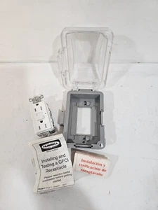 Hubbell TayMac Rectangle Plastic Weatherproof Electrical Box Cover & GFCI Plug - Picture 1 of 6