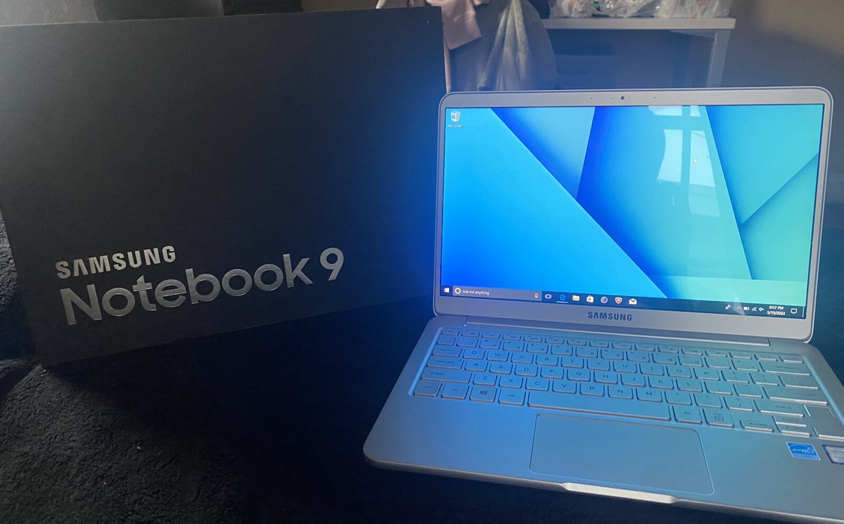 13.3インチ 800g台 サムスン Notebook9 900X3N-K04 Notebook 9 13.3
