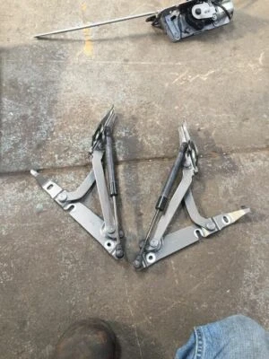 JUEGO BISAGRAS MALETERO AUDI A4 2004 CONVERTIBLE 03-09 LH RH Foto 1 de 3