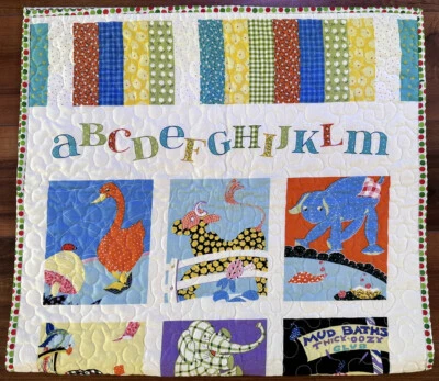 "Manta de cuna de bebé vintage alfabeto animal acolchada a mano 23,5"" x 42"" guardería" Foto 1 de 4