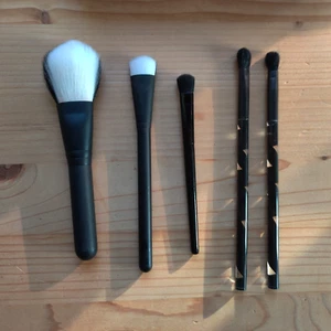 Mac Cosmetic Split Fiber Make-up Pinsel 235SE 127SE YSL Beaute + 2 Ulta Pinsel - Bild 1 von 10