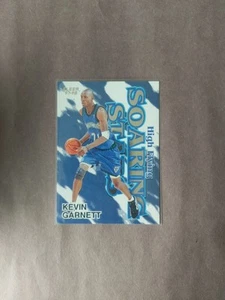 97-98 Fleer Kevin Garnett High Flying Soaring Stars Embossed Insert Timberwolves - Picture 1 of 2