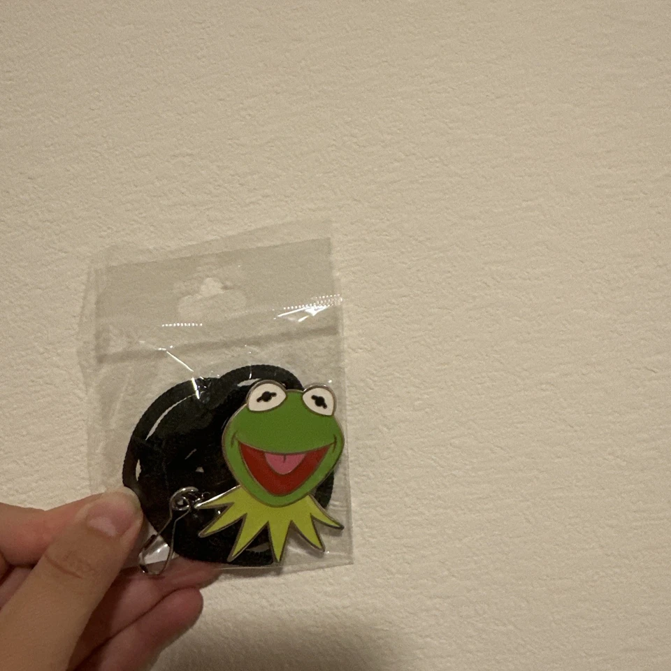 Cordão Bolo Exclusivo Disney Employee Center DEC Muppet Studios Kermit The Frog - Imagem 1 de 1