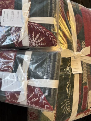3 Pc Set Pottery Barn Holiday Love Reversible Quilt Full/Queen + 2 Standard Sham - Image 1 of 4
