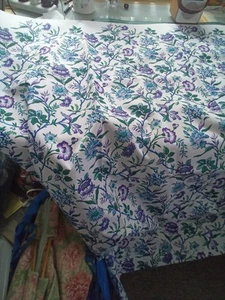 White Violet Blue florals. Tablecloth Rubber backing. 148x100cms - Picture 1 of 4