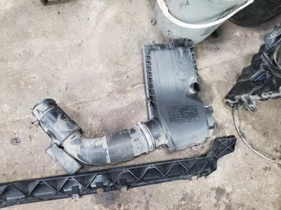 Purificador de aire gasolina 3,0 L compatible con 11-18 PORSCHE CAYENNE 1612428 Foto 1 de 4