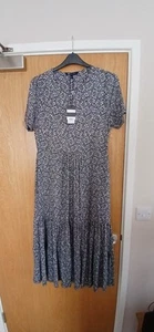 Crew Attic Midi Size 14 Daisy Print Jersey Style Short Sleeve RRP £69. BNWT - Picture 1 of 2