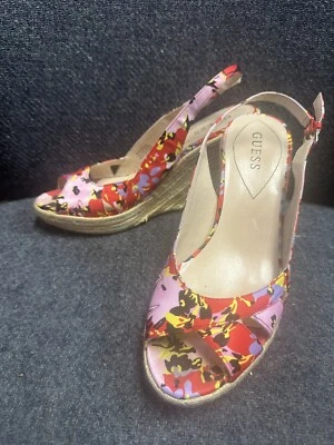 Sandalias de tacón Guess de tela roja con punta abierta superior de 4" con cordones y puntera abierta talla 9 Foto 1 de 4