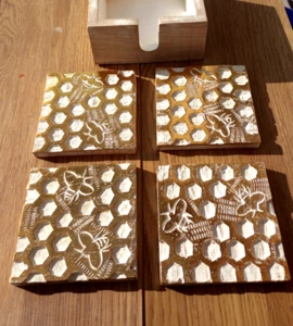 Set of 4 thick wooden bee hive coasters in gold finish, in wooden box. - Picture 1 of 6