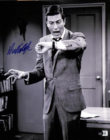 Dick Van Dyke Signed 11X14 Photograph BAS (Grad Collection) Cover