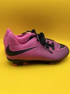 NEW NIKE Youth Sz 2.5Y Girls Pink/Blk Soccer Cleats Shoes 844442-600 Bravata II - Picture 1 of 6