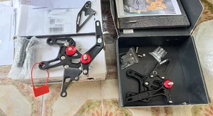 Juego de estriberas traseras CNC para Kawasaki Ninja ZX10R 2011 2012 2013 2014 2015 - Imagen 1 de 3