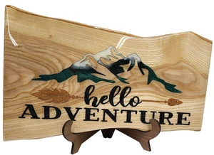 Letrero de placa con incrustación de perlas epoxi Hello Adventure MTN grabado madera dura - Imagen 1 de 17