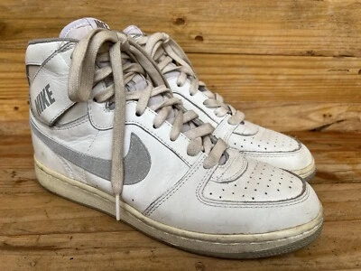 RARE Vintage 1985 Nike Team Convention High Top Sneakers Shoes Jordans Size 9 - Image 1 of 4