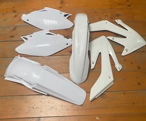 HM KIT PLASTICHE BIANCO   COMPLETO 125 4T e 2 T CHIEDERE,,, - Picture 1 of 1